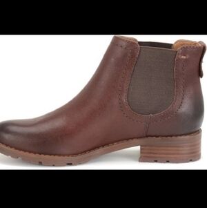 Sofft Chestnut Leather Ankle Booties